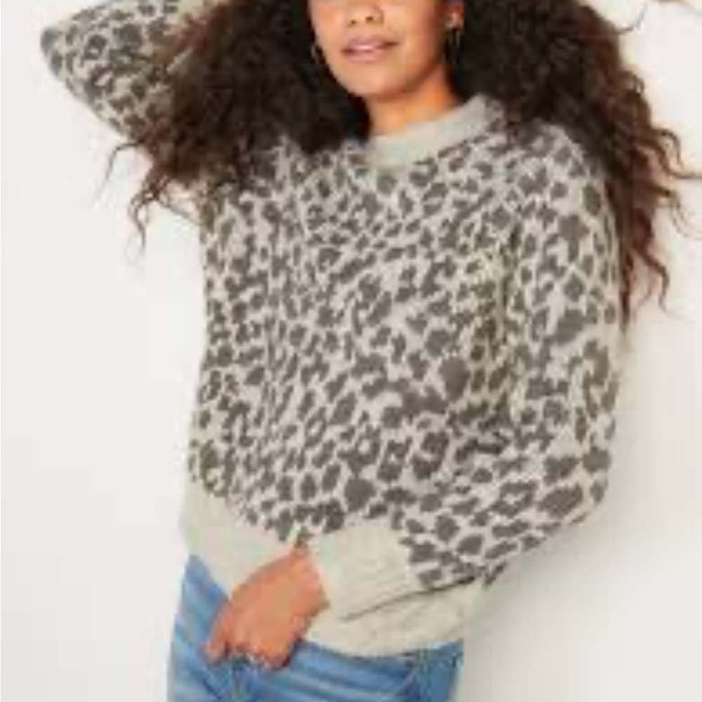 🌈 3/$20 Old Navy Cozy crew neck sweater w animal print design